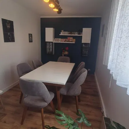 Comme Chez Vous アパート
